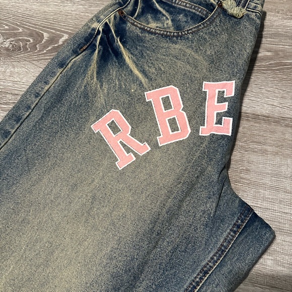 GV Gallery RBERRY Denim - Picture 4 of 4